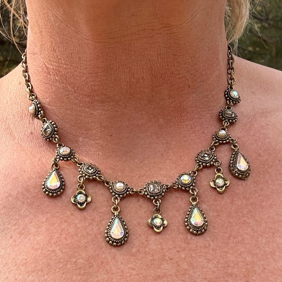 Aurora borealis and brass tone vintage choker - Picture 2 of 8